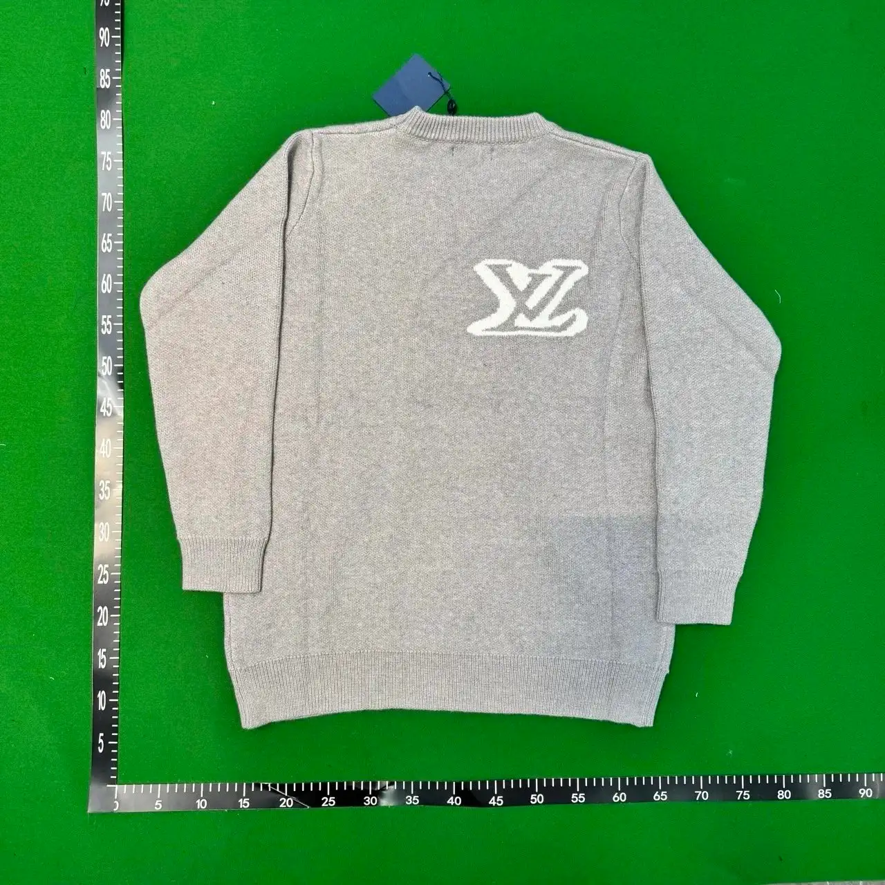 Louis Vuitton Monogram Intarsia Knit Sweater [10 styles] — foto 3 de 6
