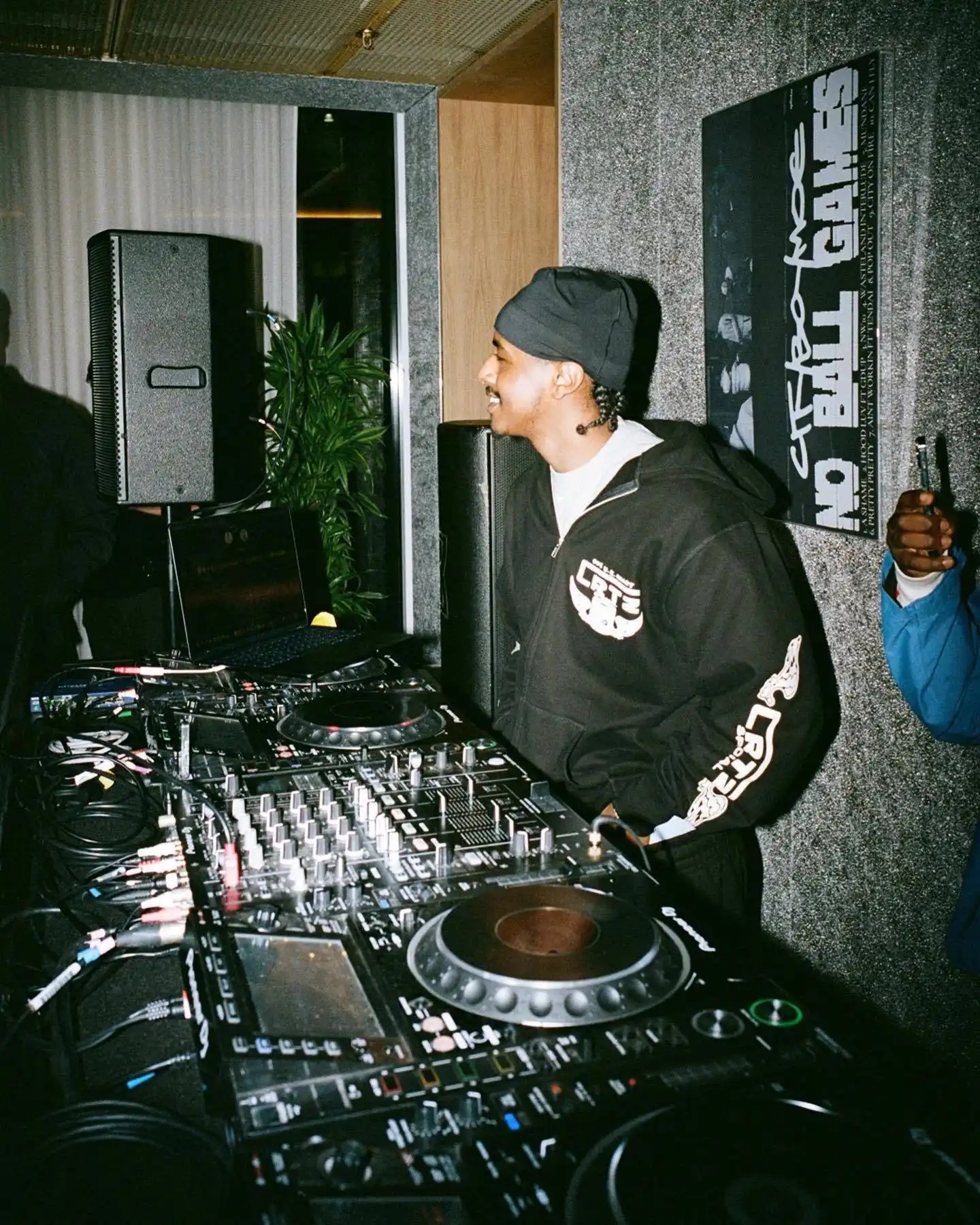 Corteiz Hoodie Suit [40 styles] — foto 2 de 6