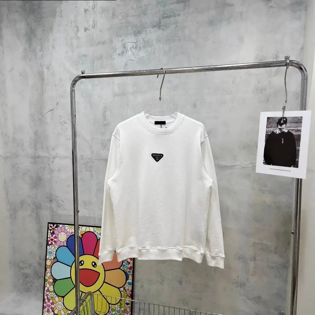 Prada Logo Sweatshirts [Multiple Styles & Colors] — foto 2 de 5