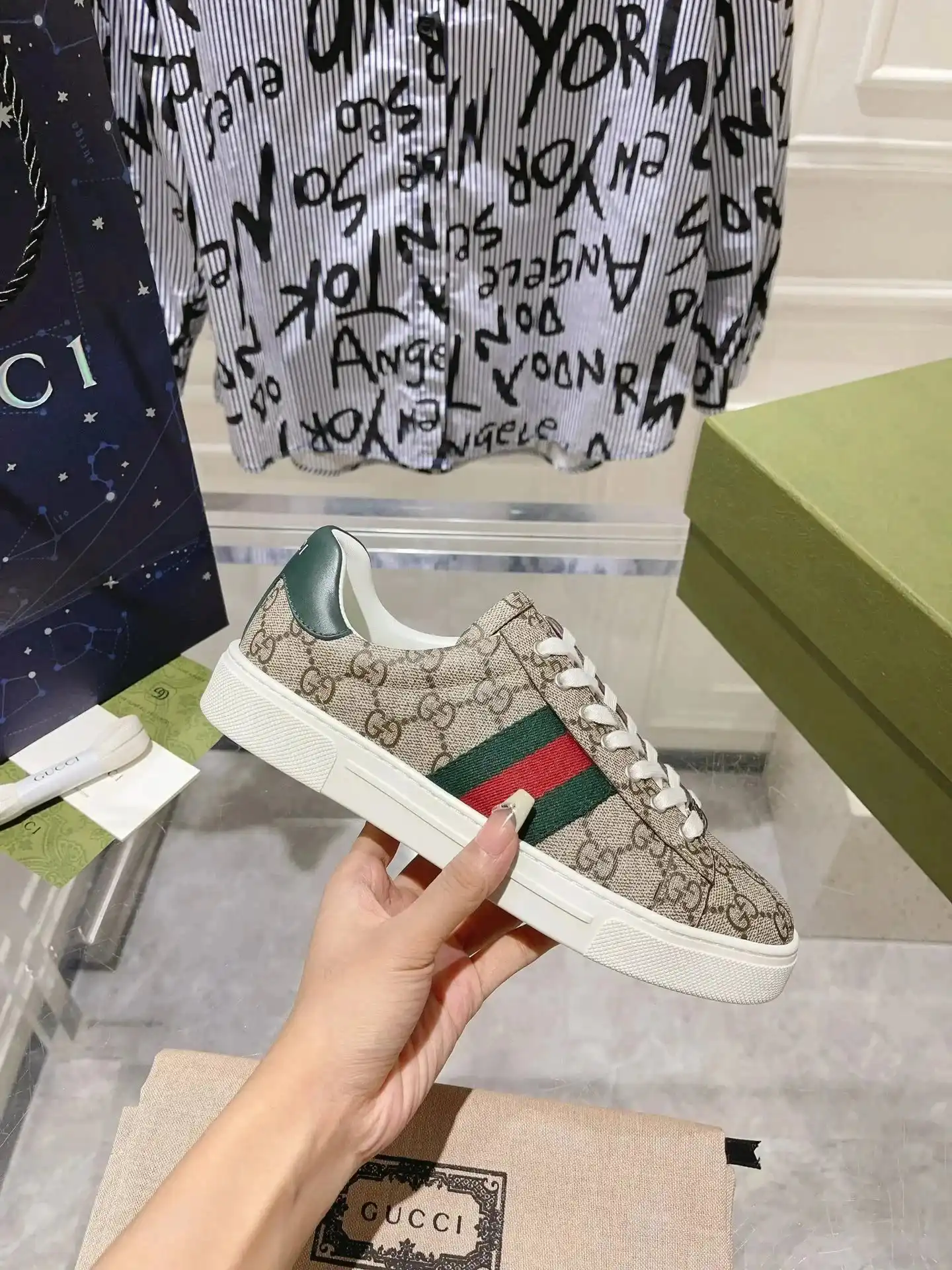 Gucci Rhyton Vintage 1 — foto 4 de 8