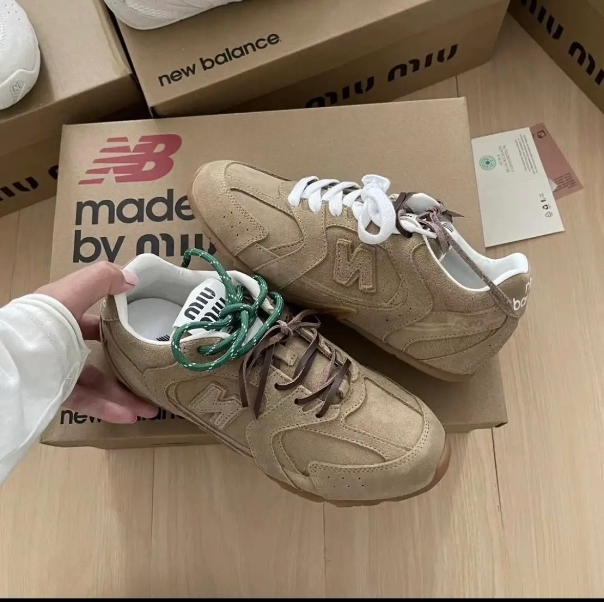 New Balance x Miu Miu MAYA Sneakers [4 styles] — foto 8 de 8
