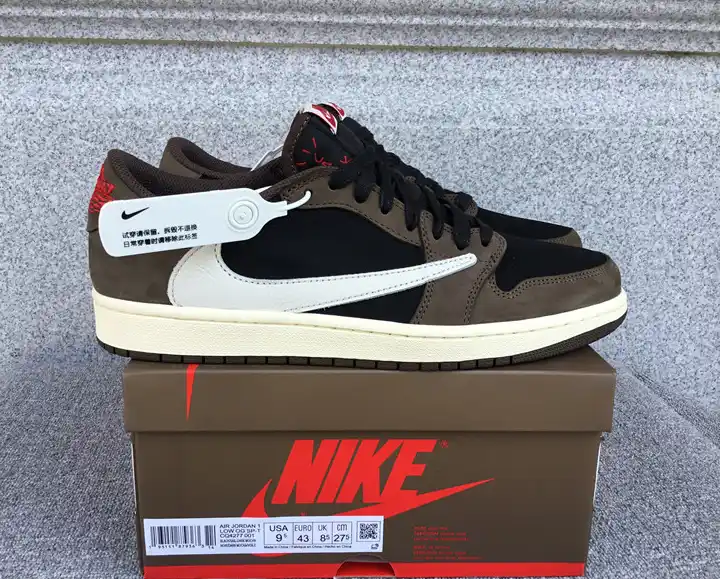 Nike Air Jordan 1 Sneakers