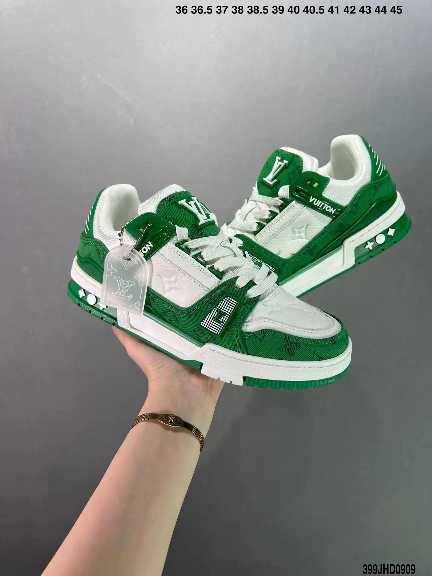 Louis Vuitton B22 Trainers — foto 5 de 8