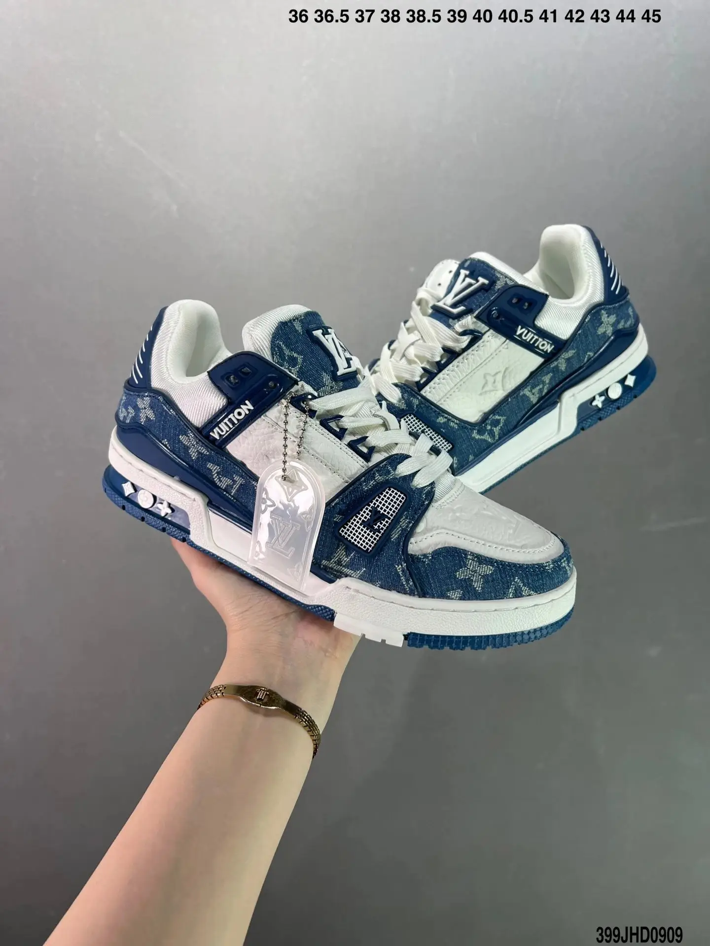 Louis Vuitton B22 Trainers — foto 6 de 8
