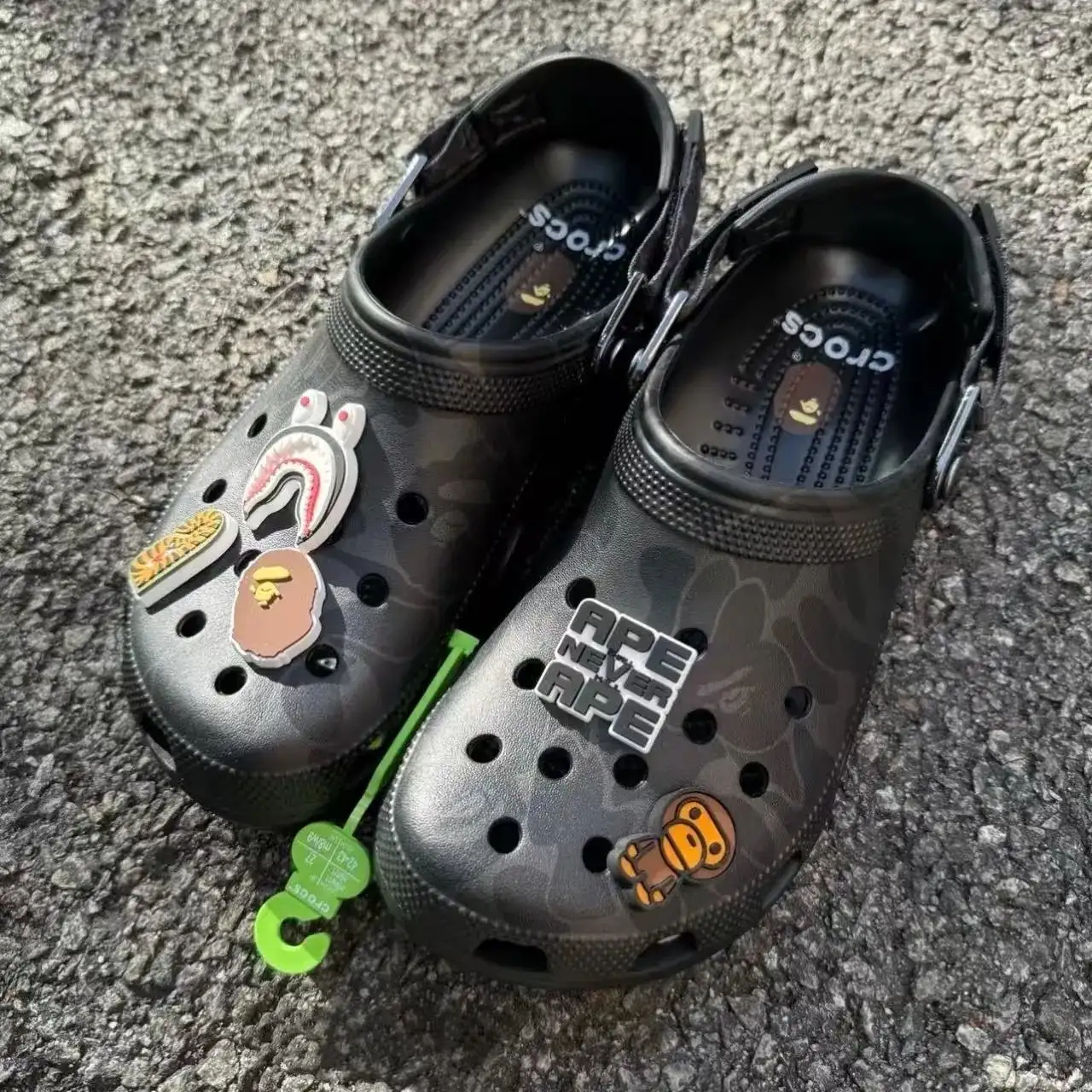 Bape Crocs  (4 styles) — foto 2 de 5