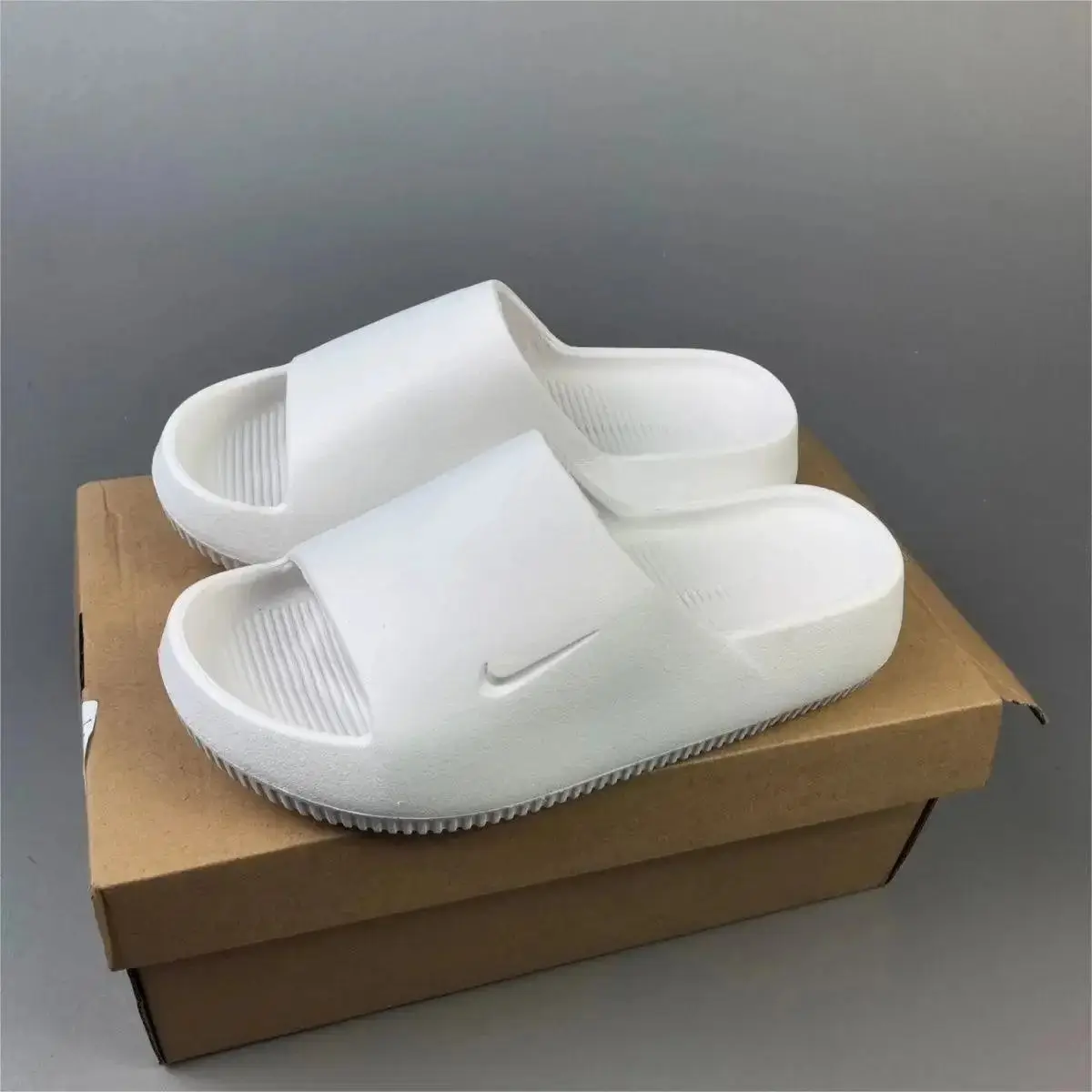 Nike Slippers（14+ Styles） — foto 3 de 8