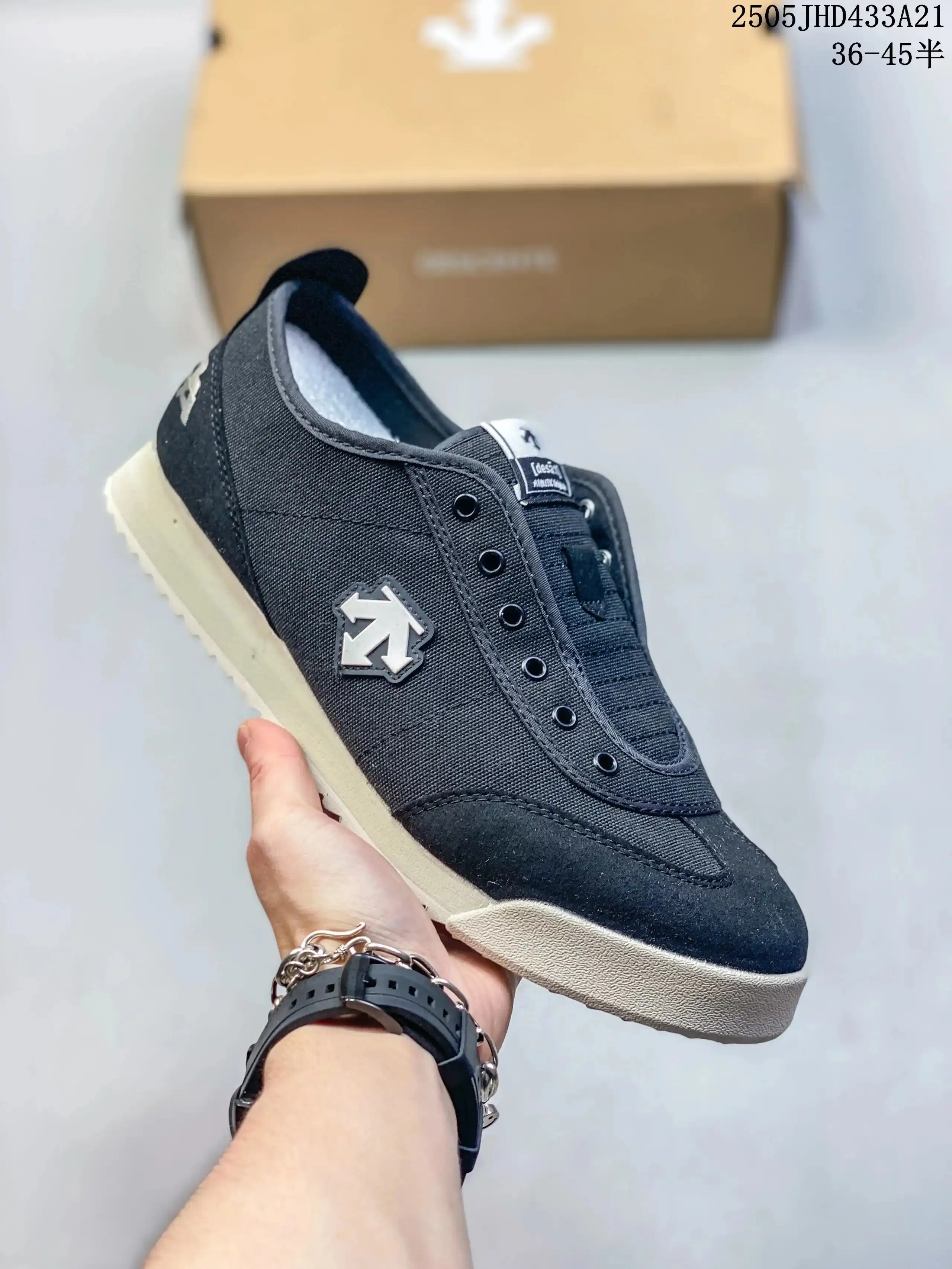 Descente Chrono Sneakers [35 styles] — foto 2 de 8