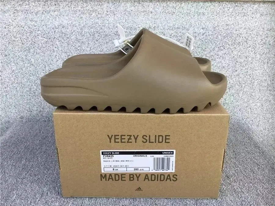 Adidas Yeezy Slide Slippers [40 styles] — foto 3 de 8