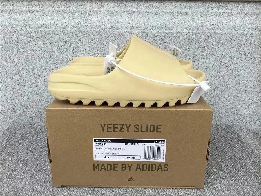 Adidas Yeezy Slide Slippers [40 styles] — foto 6 de 8