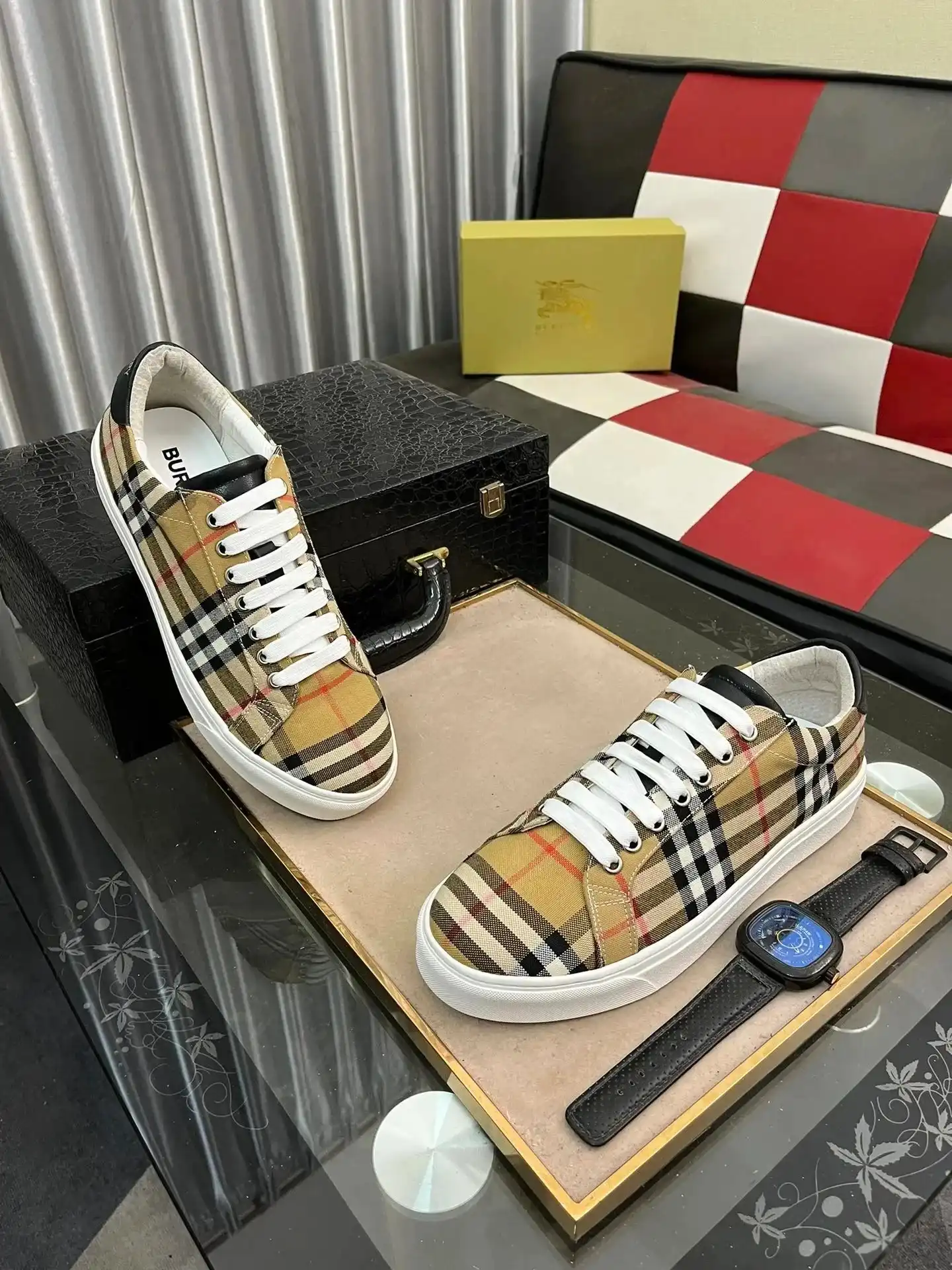 Burberry Shoes — foto 3 de 8