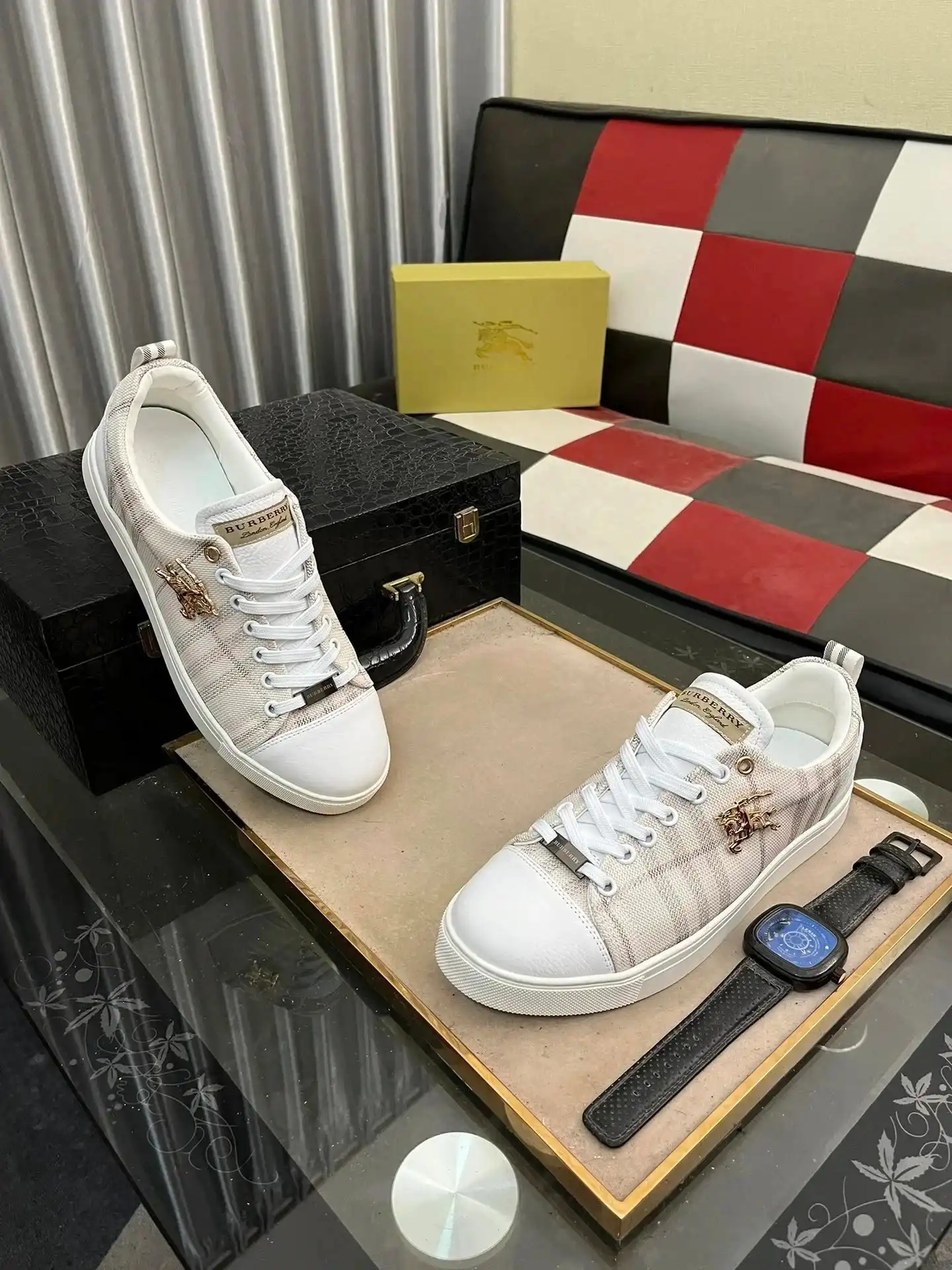 Burberry Shoes — foto 7 de 8
