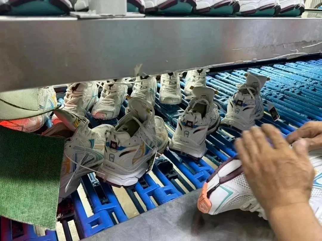 BAL-Runner HX11 Sneakers [40 styles] — foto 7 de 8