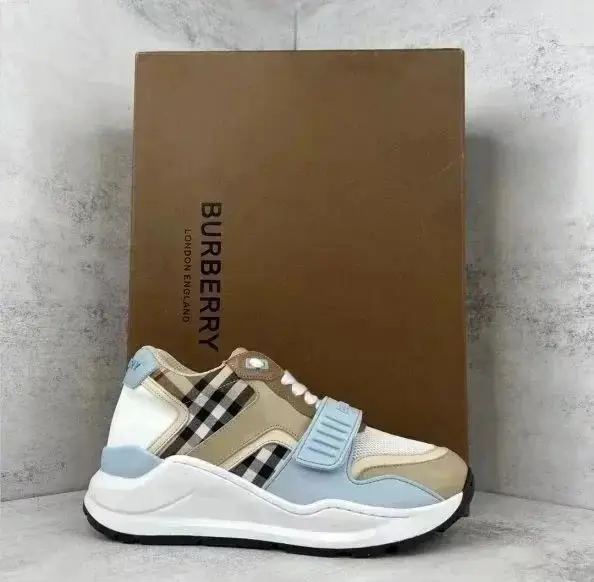 Burberry shoes (40 styles) — foto 7 de 8