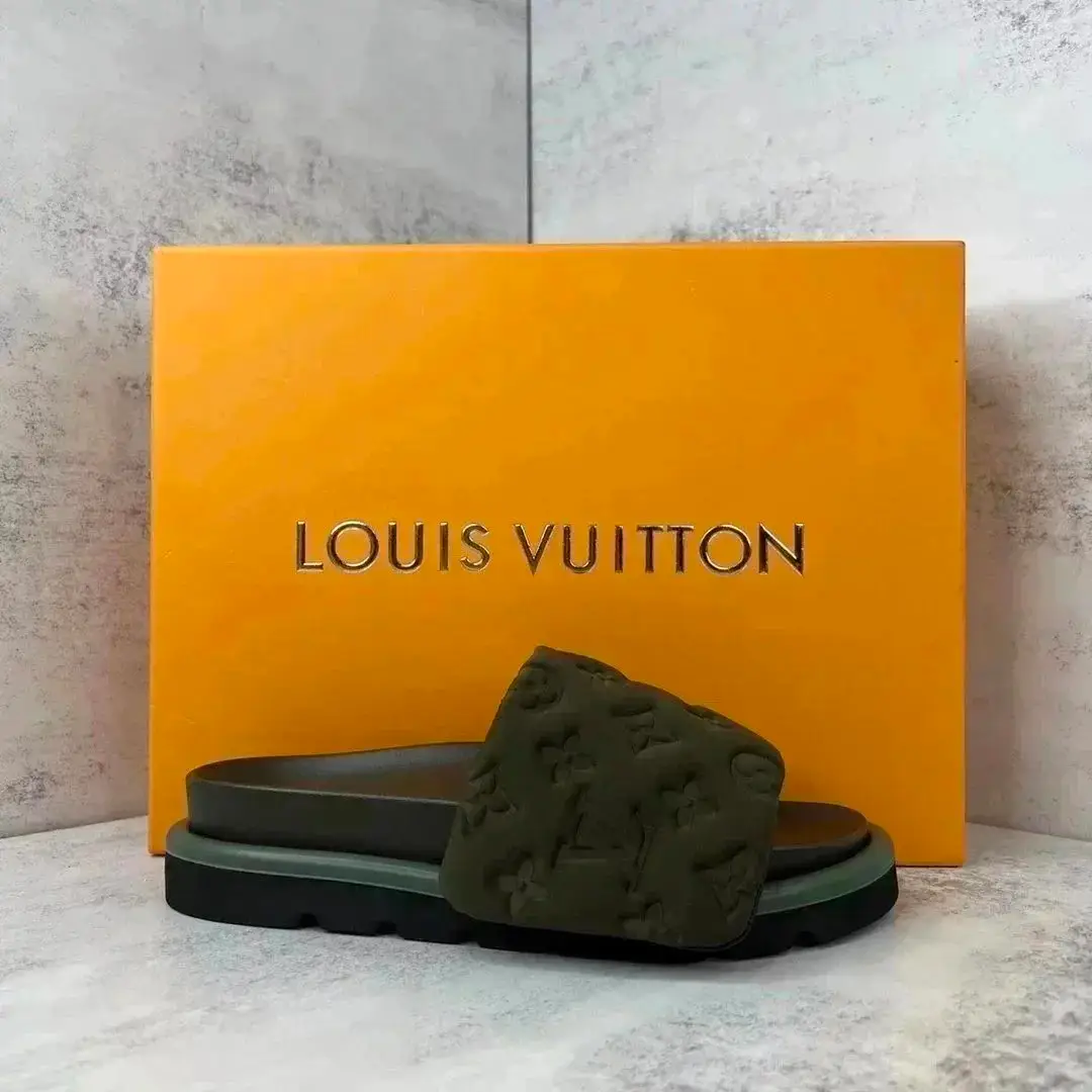 Louis Vuitton Slippers — foto 3 de 8