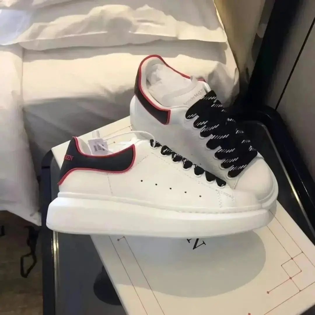 Alexander McQueen Sneakers（38 Color） — foto 4 de 8