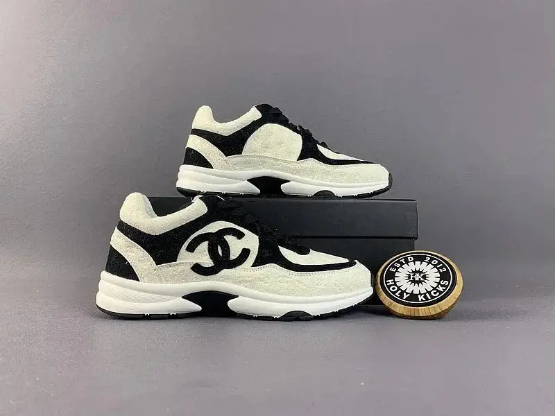 CHANEL Sneakers — foto 2 de 8