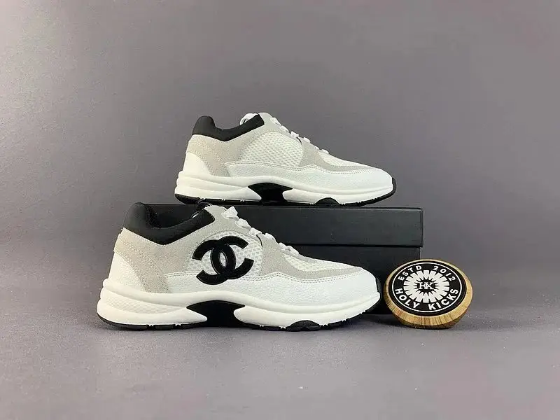 CHANEL Sneakers — foto 3 de 8