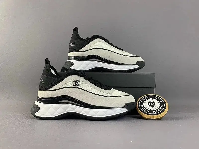 CHANEL Sneakers — foto 4 de 8
