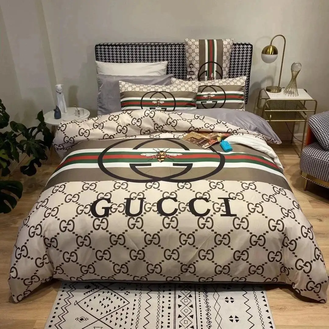 LV & Gucci &  chanel & Burberry  bedding (40 styles) — foto 2 de 8