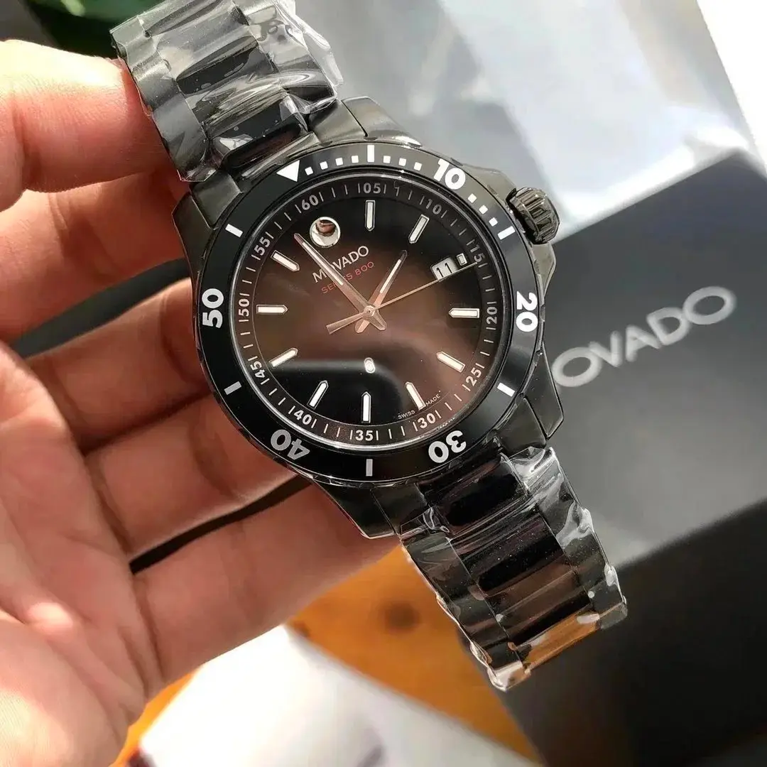 Movado Series 800 Men's Sports Watch with Black Dial and Two-Tone Bracelet [40 styles] — foto 3 de 8