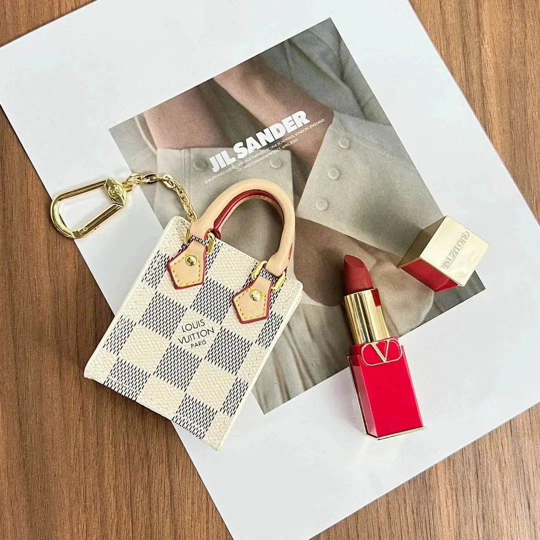 Louis Vuitton Damier Azur Mini Music Bag Keychain Pendant — foto 2 de 6
