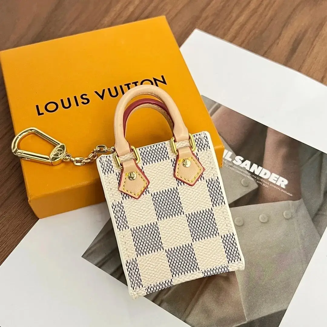 Louis Vuitton Damier Azur Mini Music Bag Keychain Pendant — foto 3 de 6