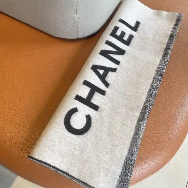 chanel scarf (3 styles) — foto 5 de 7