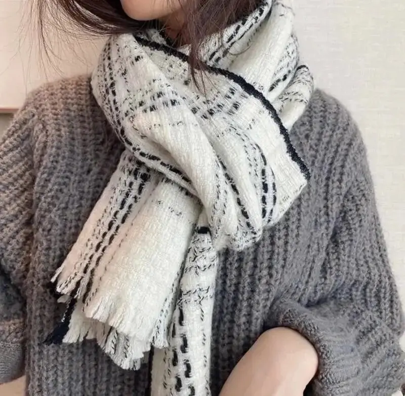 chanel scarf (3 styles) — foto 6 de 7