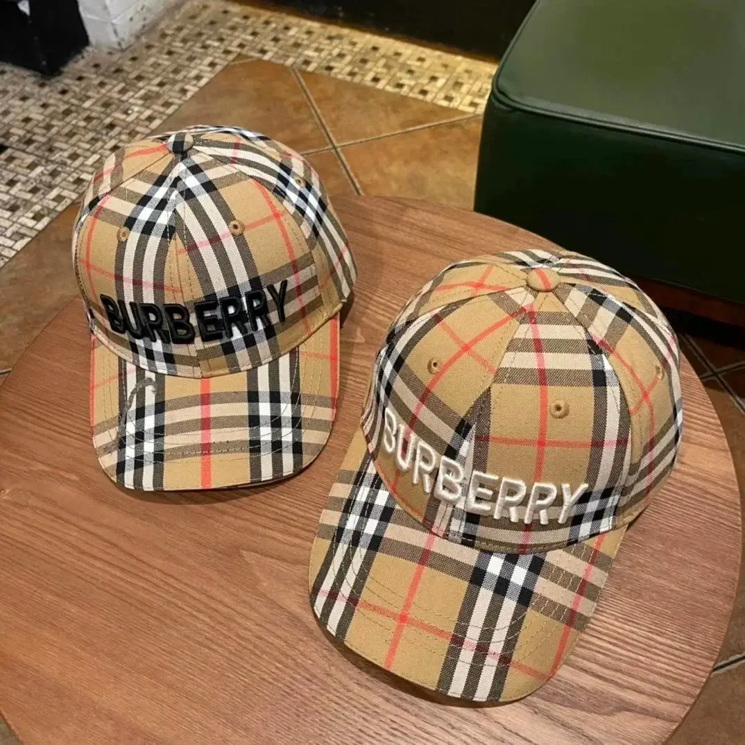 BURBERRY Hat