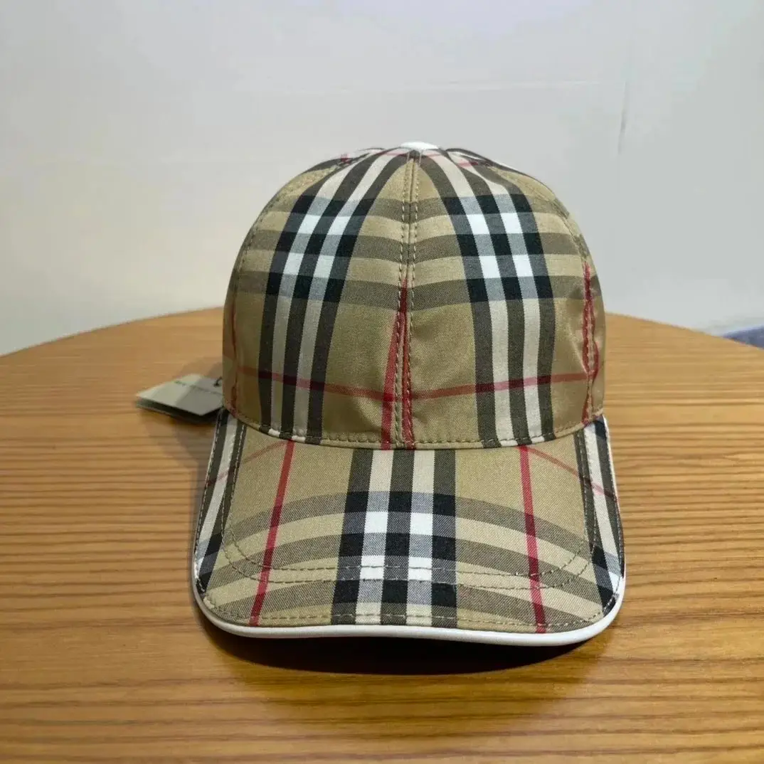 BURBERRY Hat — foto 4 de 6