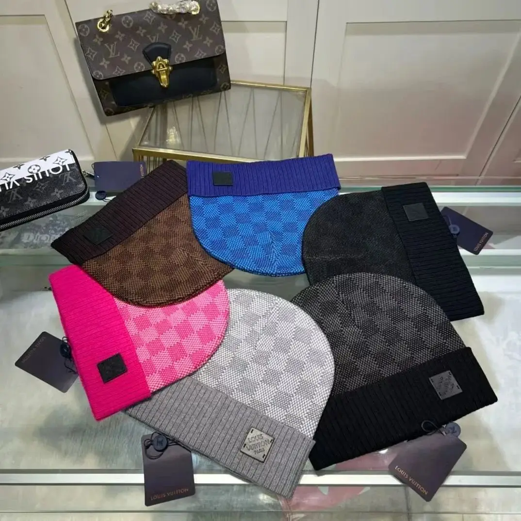 Louis Vuitton Hat & Scarf — foto 6 de 8