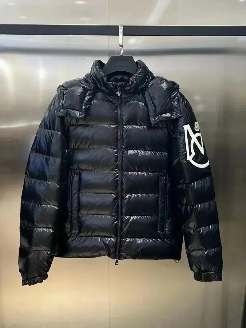 Moncler Down Jacket — foto 5 de 6