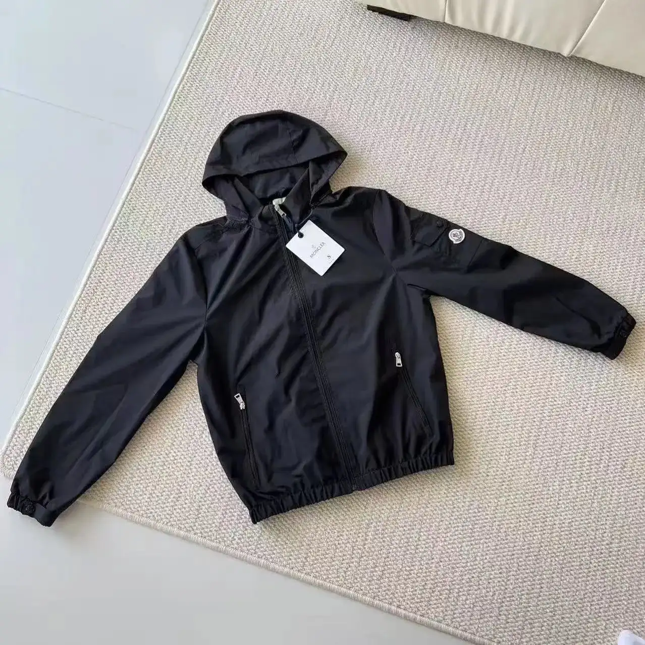 Moncler Maya Jacket [Gucci Moncler Burberry Prada Jackets] — foto 5 de 8