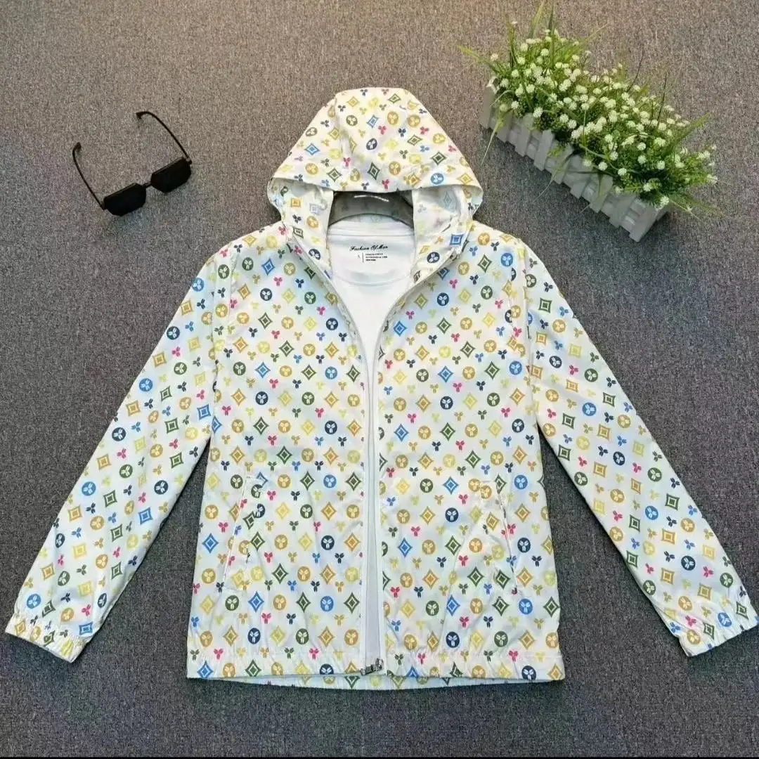 Burberry   Moncler  prada  dior  THE NORTH FACE    Jackets — foto 4 de 8