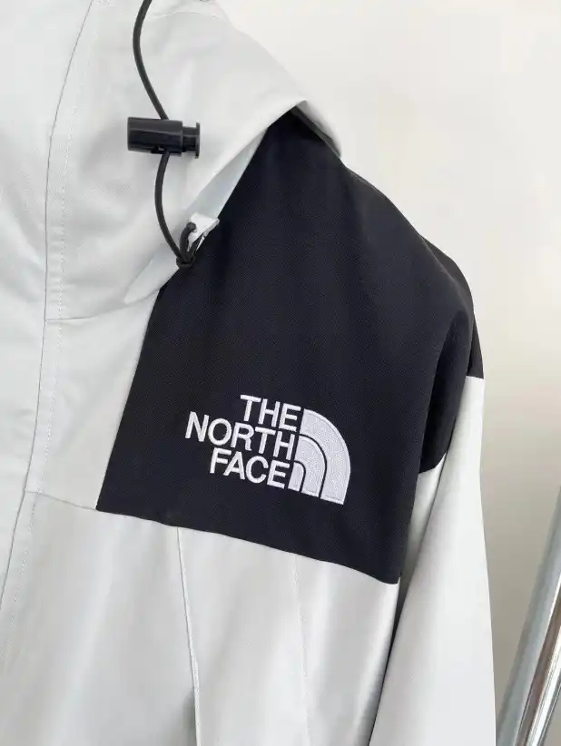 The North Face Mountain Jacket [13 styles] — foto 5 de 5