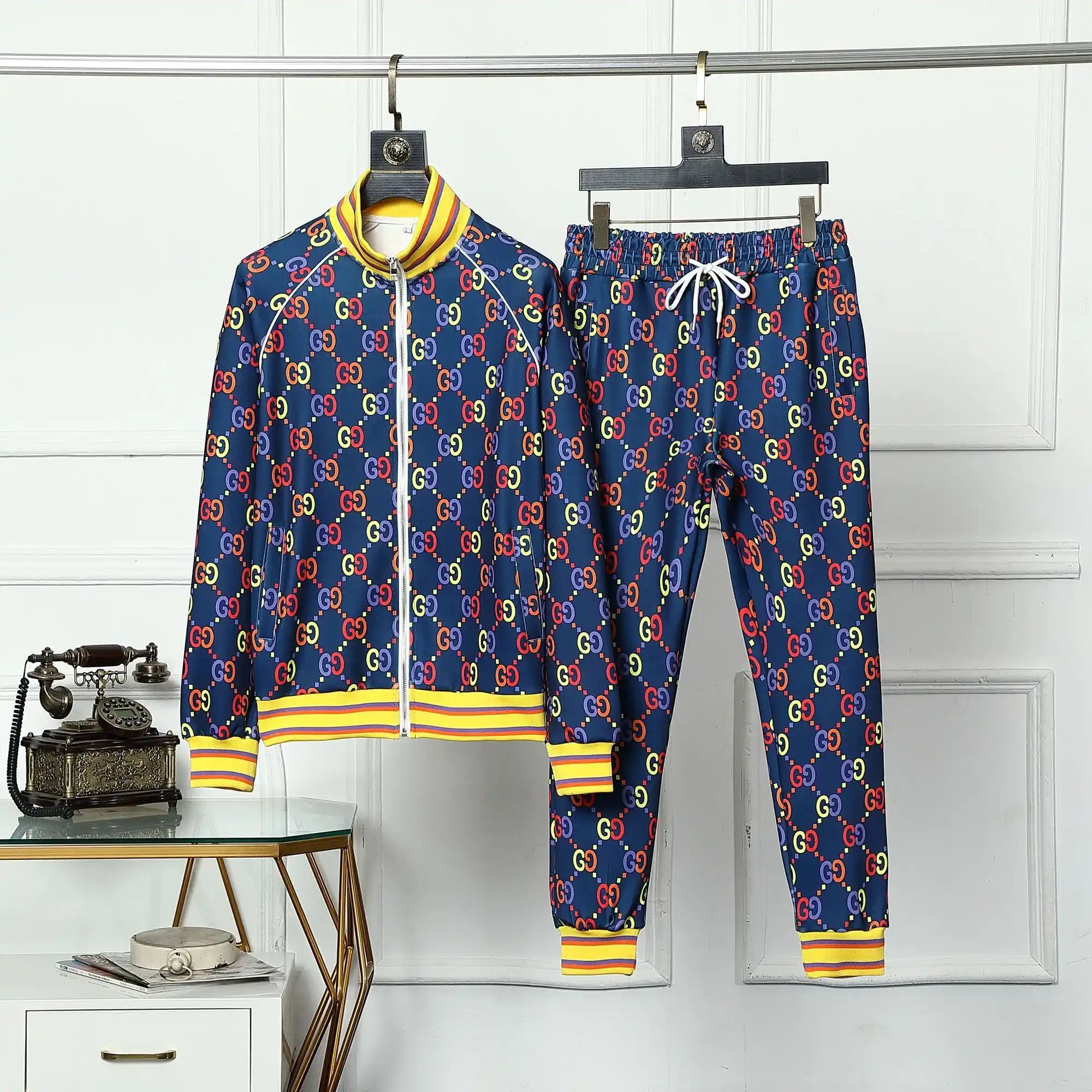 Prada Triangle Logo Jacket/Pants Set [35 styles] — foto 7 de 8