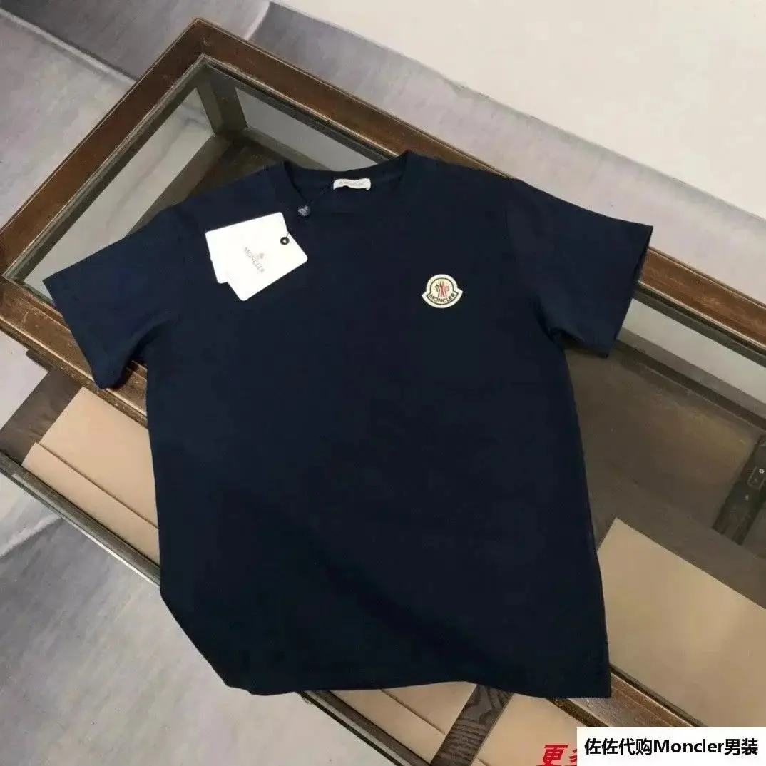 moncler T-shirt （30+） — foto 5 de 8