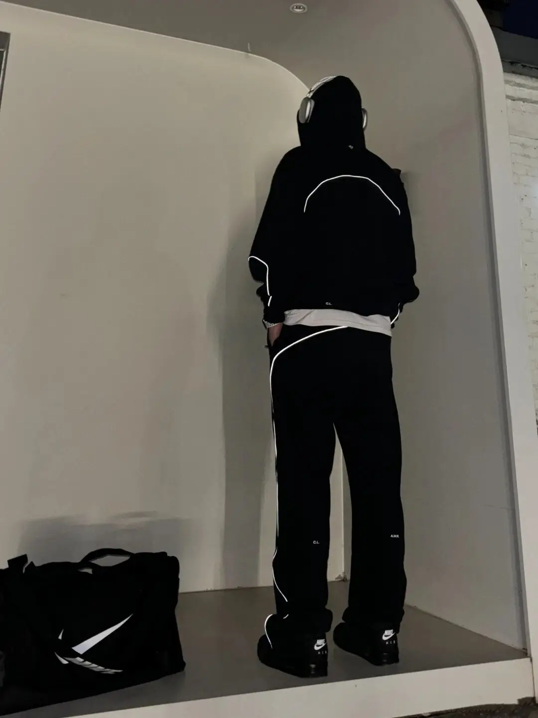Nike x Stussy Reflective Strips Hoodie & Pants Set [40 styles] — foto 6 de 8