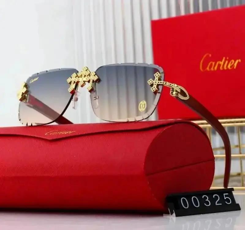 Cartier Panthère Sunglasses [19 styles] — foto 7 de 8