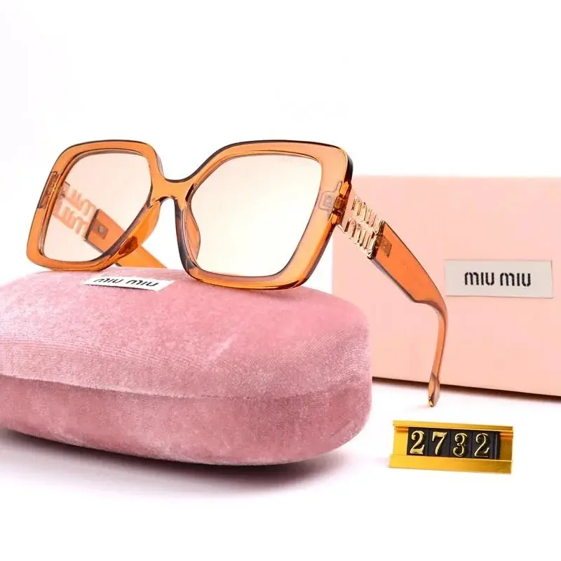 Miu Miu Sunglasses — foto 6 de 8