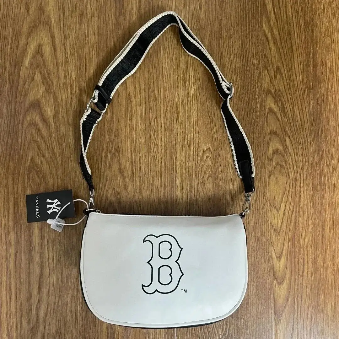Prada & Gucci Crossbody Bags [39 styles] — foto 6 de 8