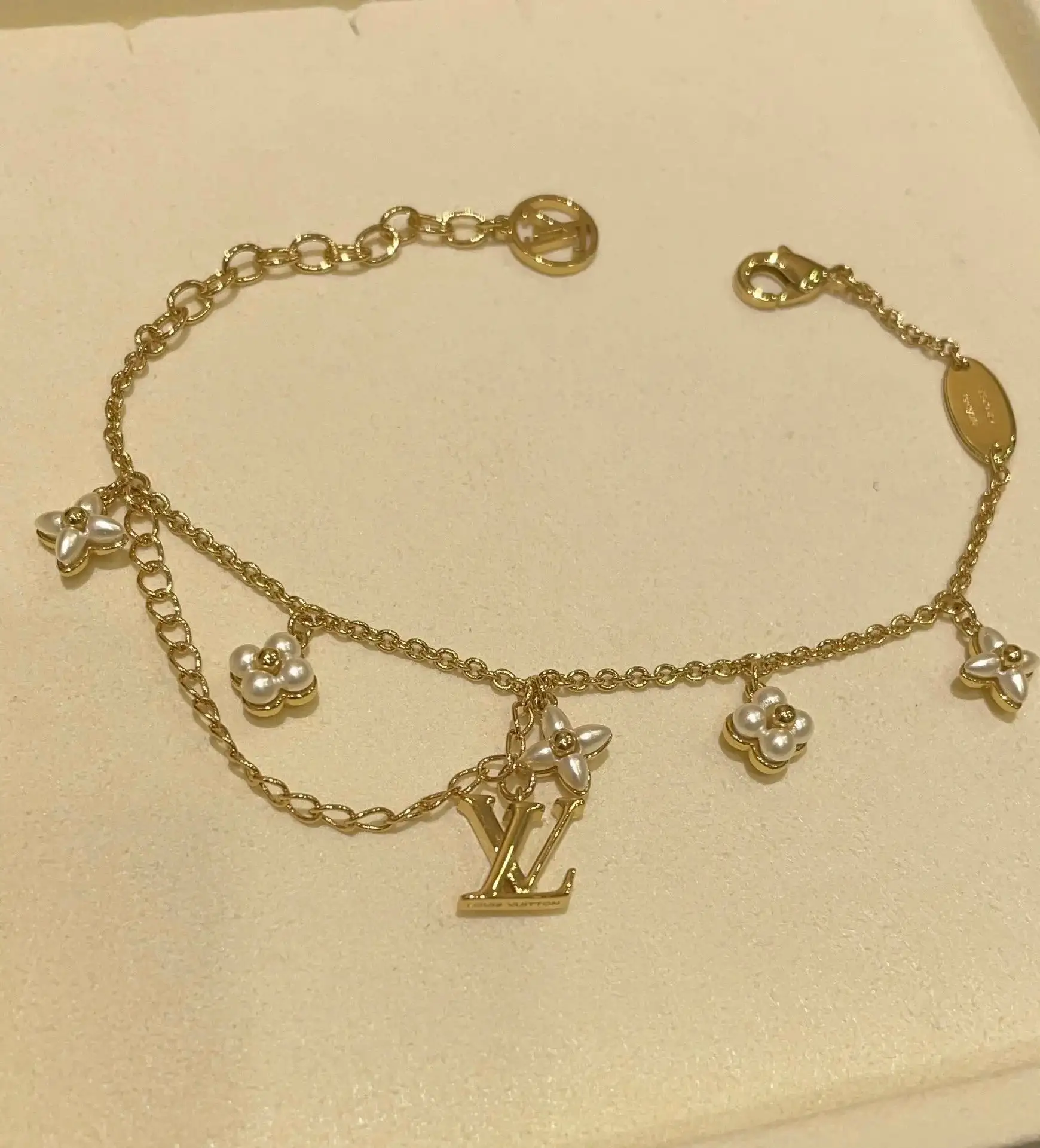 Louis Vuitton LV Letter Floral Pattern Pearl Gold Bracelet