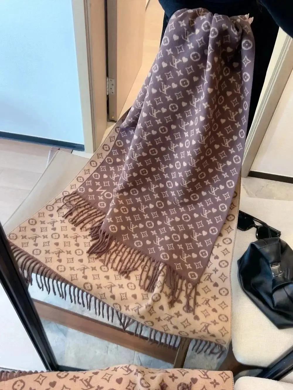 Burberry Check/LV Monogram/Fendi FF/Gucci GG Supreme Scarf [21 styles] — foto 2 de 8