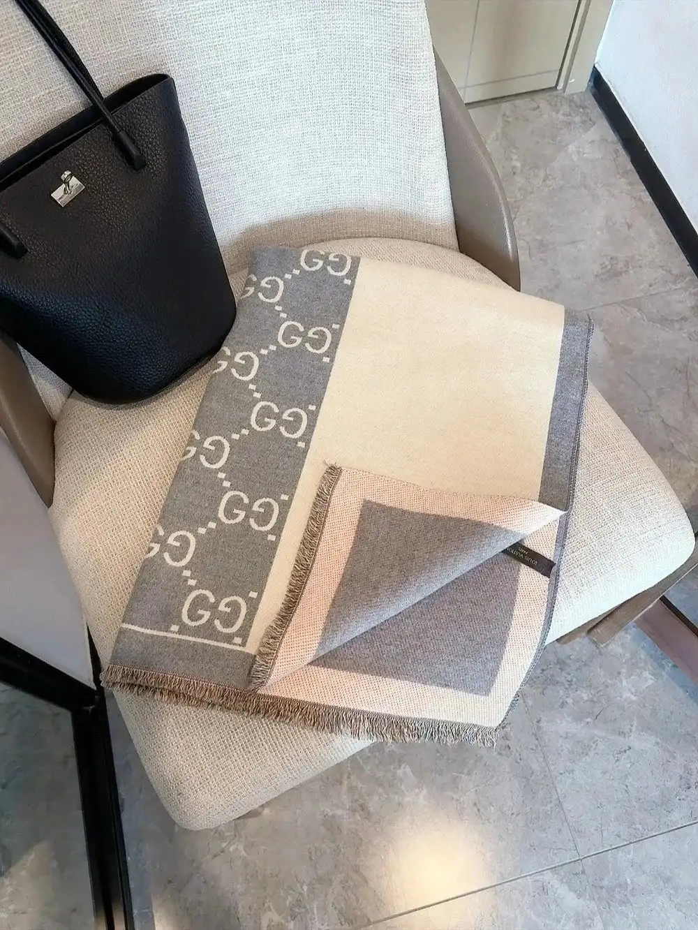 Burberry Check/LV Monogram/Fendi FF/Gucci GG Supreme Scarf [21 styles] — foto 8 de 8