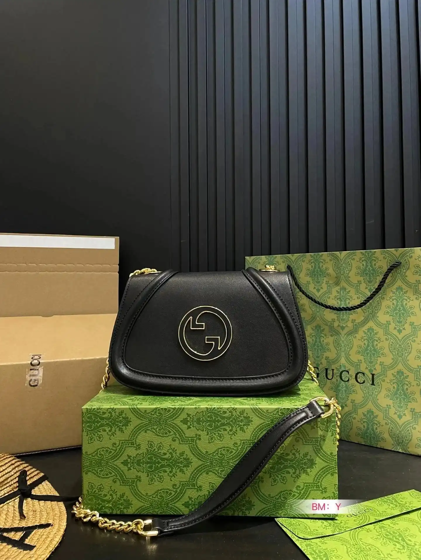 Gucci GG Supreme Horsebit Shoulder Bag — foto 4 de 8
