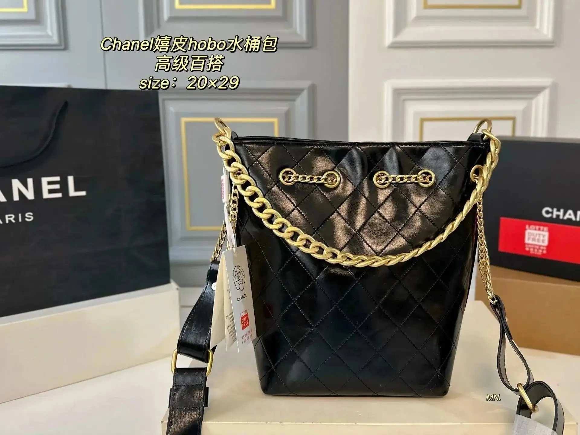 Celine Triomphe Tote Bag / MCM Visetos Elephant Mini Bag / Celine Triomphe Box Bag [40+ styles] — foto 5 de 8