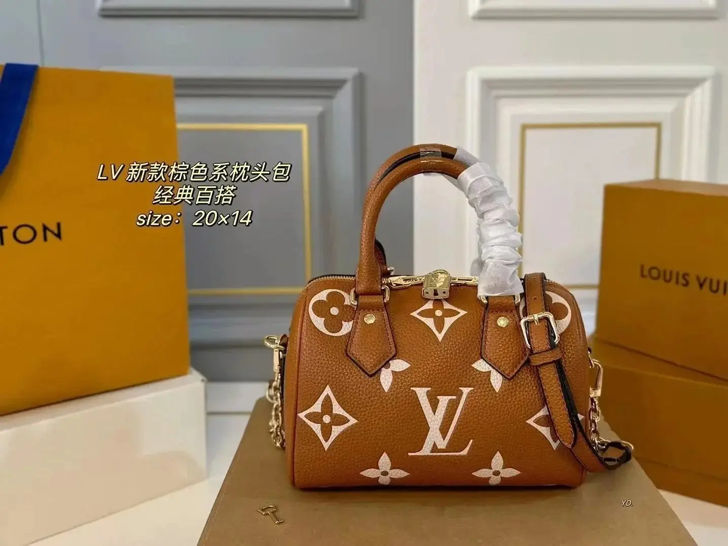 Celine Triomphe Tote Bag / MCM Visetos Elephant Mini Bag / Celine Triomphe Box Bag [40+ styles] — foto 6 de 8