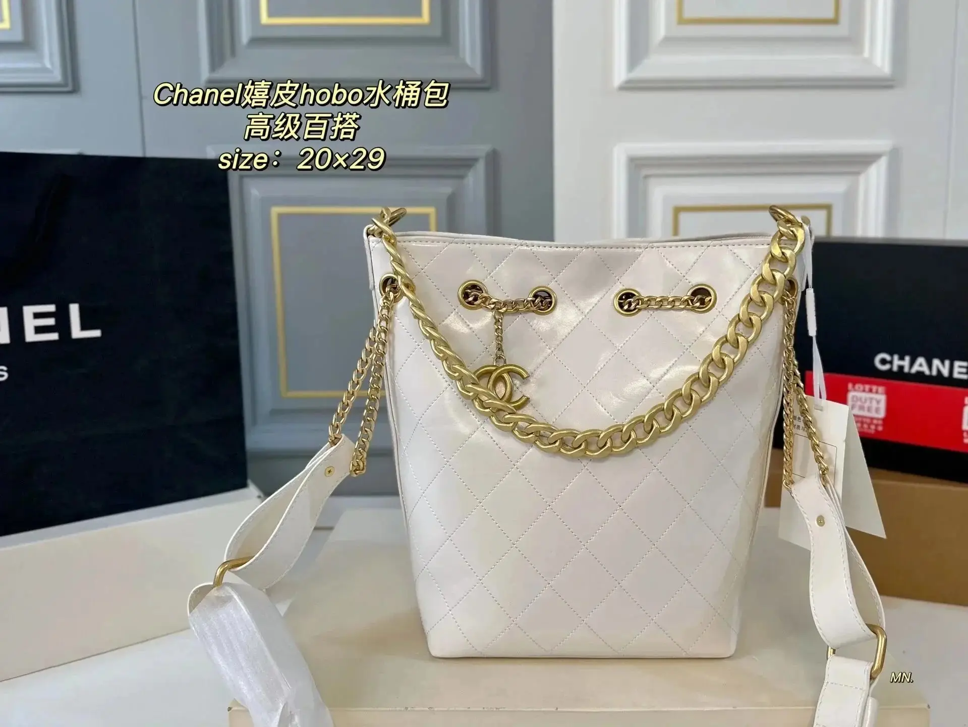 Celine Triomphe Tote Bag / MCM Visetos Elephant Mini Bag / Celine Triomphe Box Bag [40+ styles] — foto 7 de 8