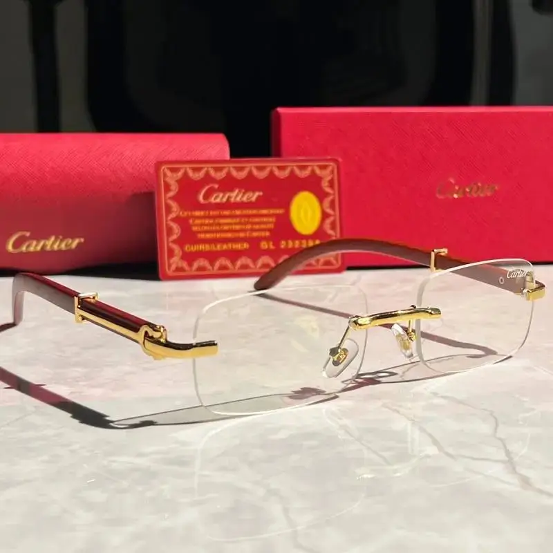 Cartier Panthère Sunglasses [29 styles] — foto 2 de 4