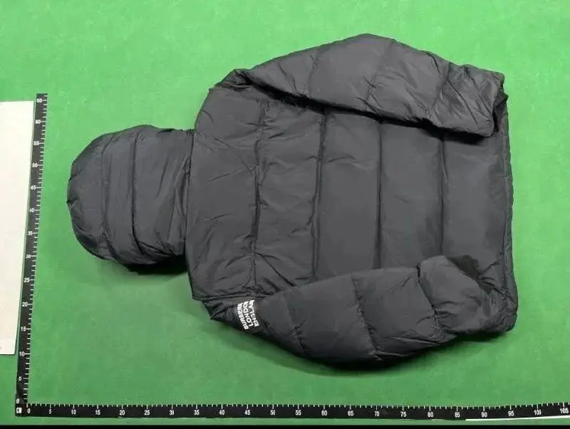 Burberry Nylon Puffer Jacket [8 styles] — foto 7 de 8